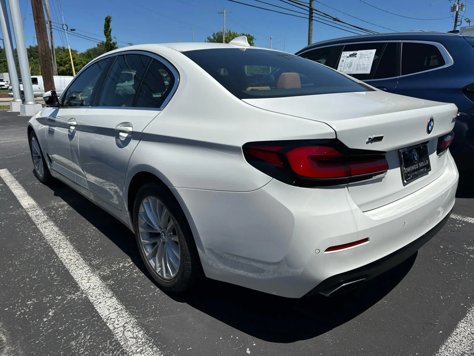 Used 2023 Alpine White BMW 530i xDrive image 8