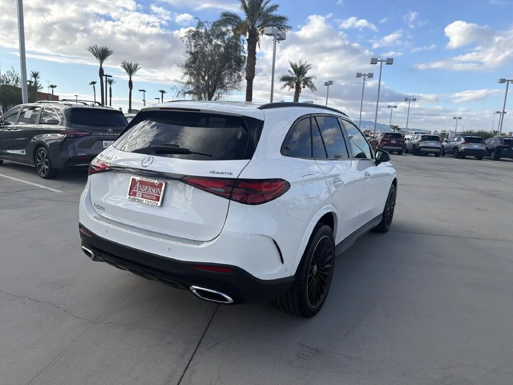 Used 2025  Mercedes-Benz GLC 350e image 5
