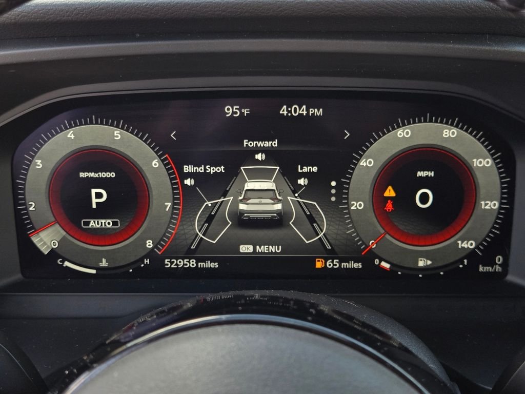 Used 2023 White Nissan Platinum image 27