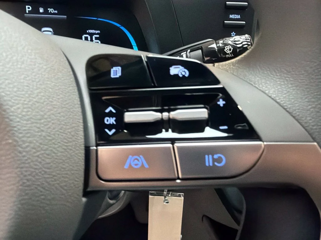 New 2026 Abyss Black Hyundai SE image 25