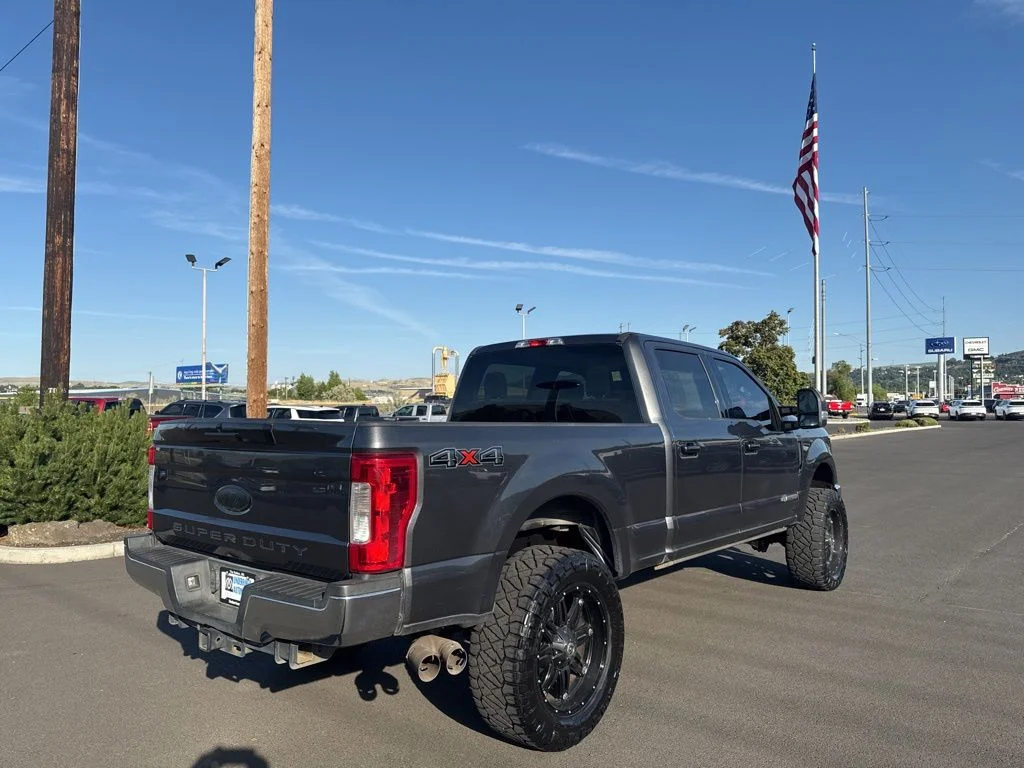 Used 2019 Magnetic Metallic Ford XLT image 3