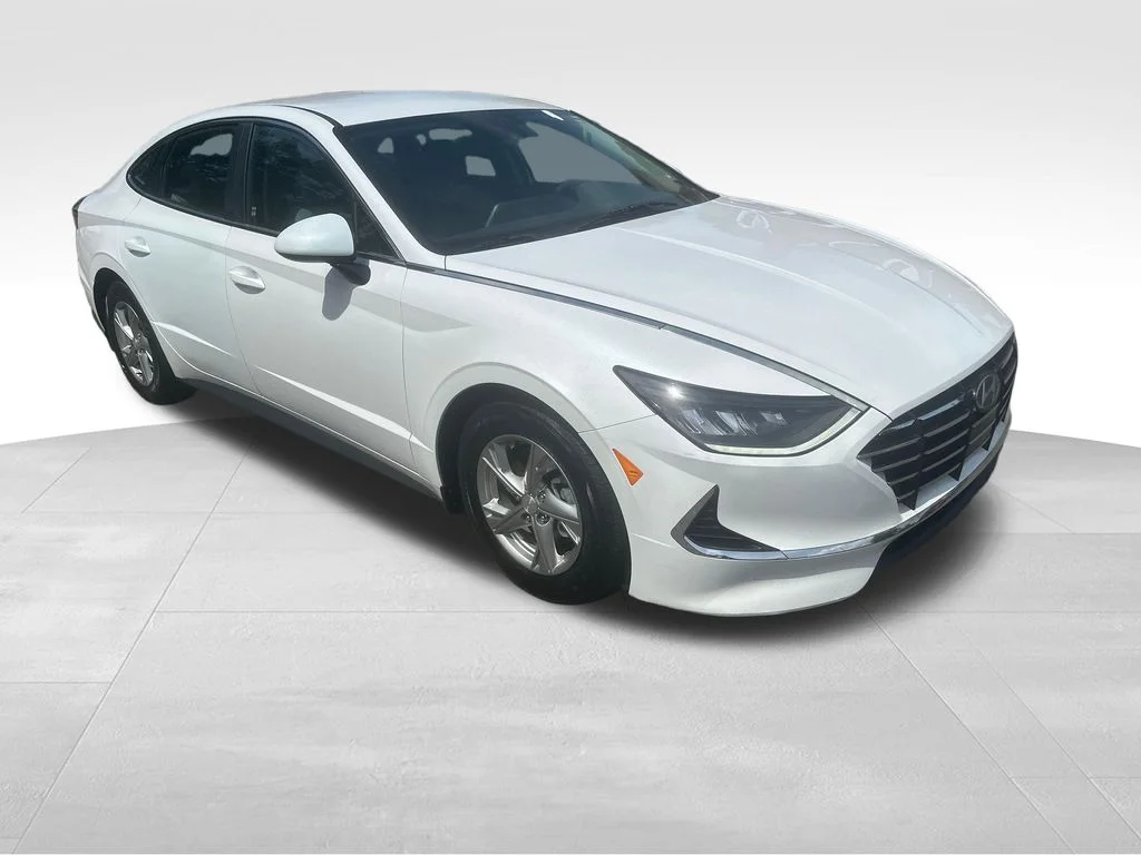Used 2021 Gray Hyundai SE image 26