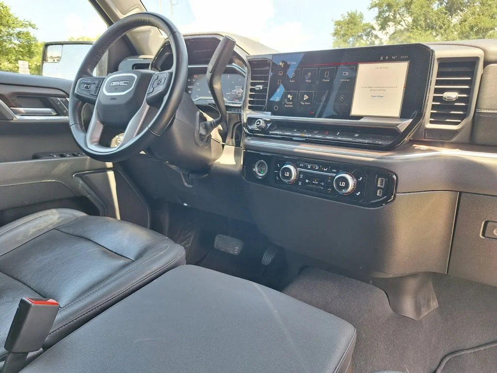 Used 2024 Silver GMC SLT image 27