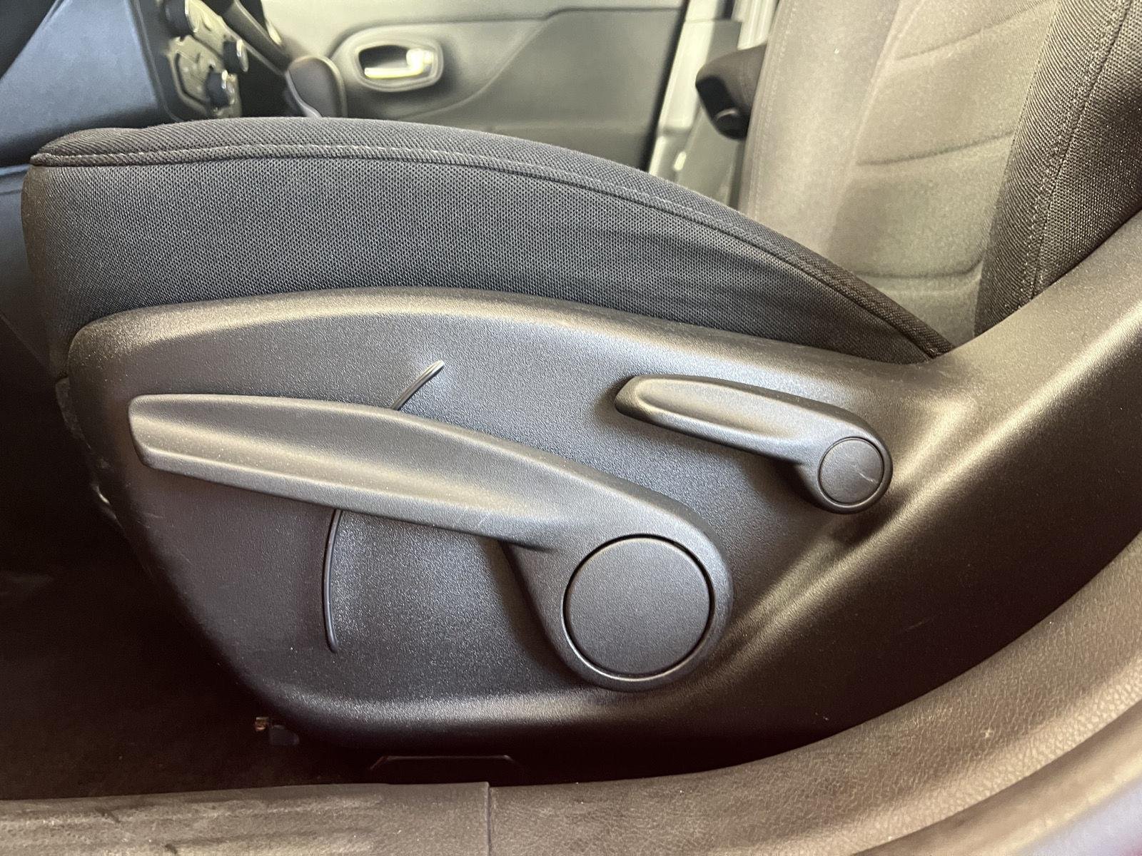 Used 2020 Colorado Red Clearcoat Jeep Latitude image 7