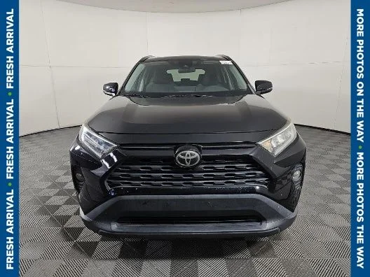 Used 2019 Black Toyota XLE image 2