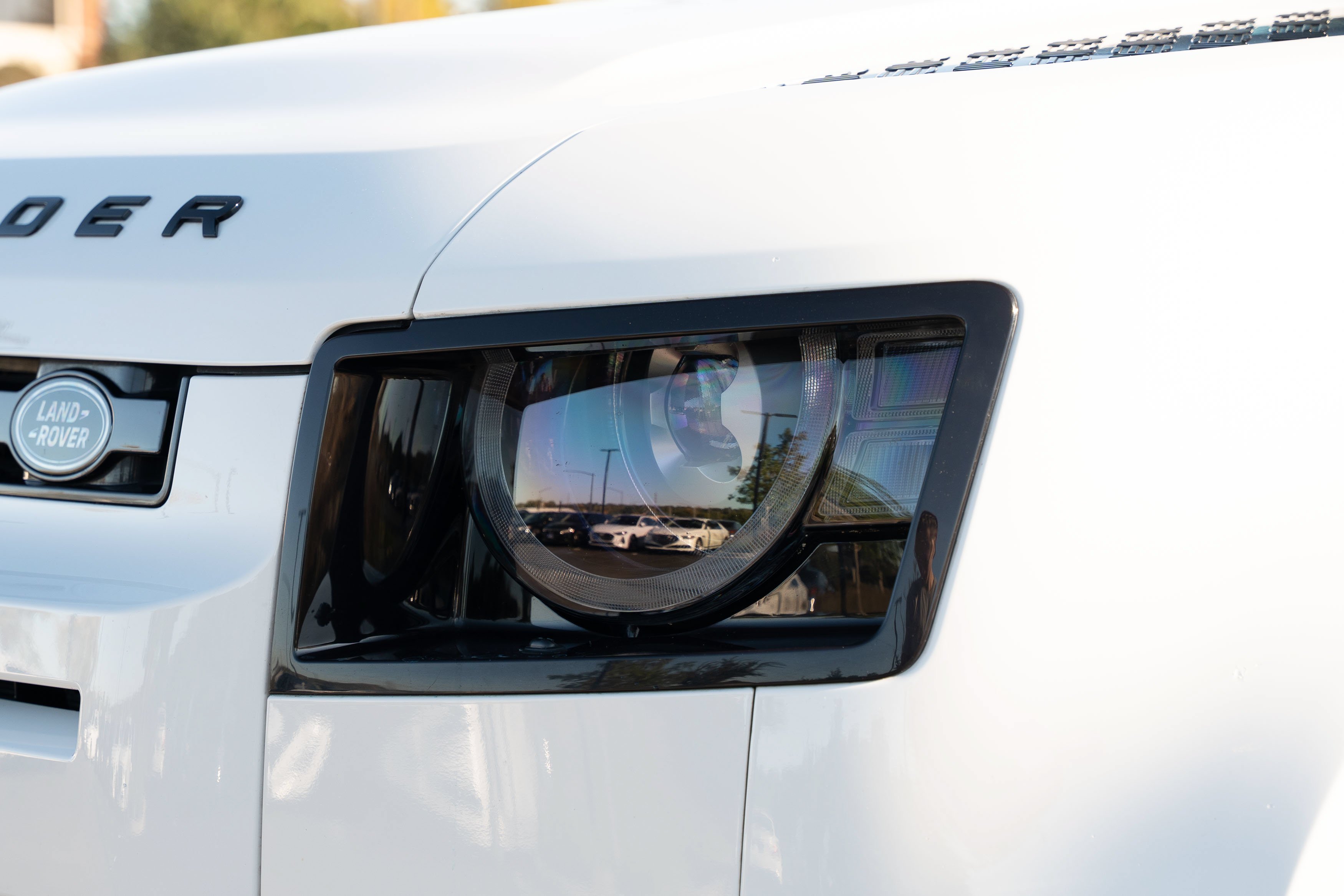 Used 2023 Fuji White Land Rover X-Dynamic SE image 34