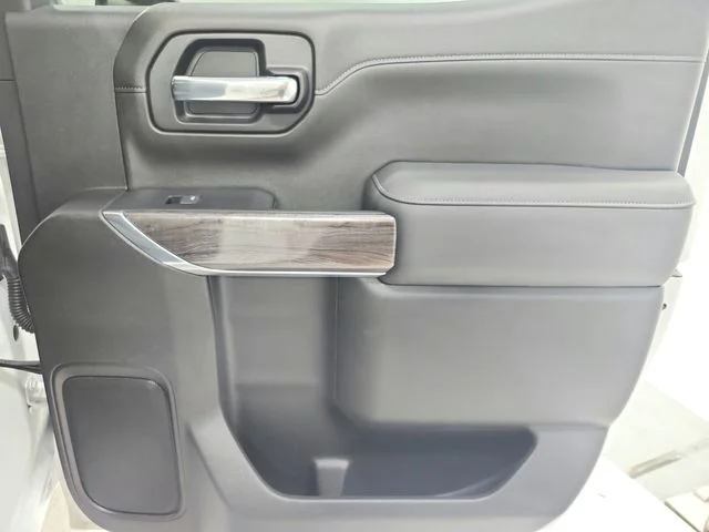 Used 2021 White Chevrolet LTZ image 43