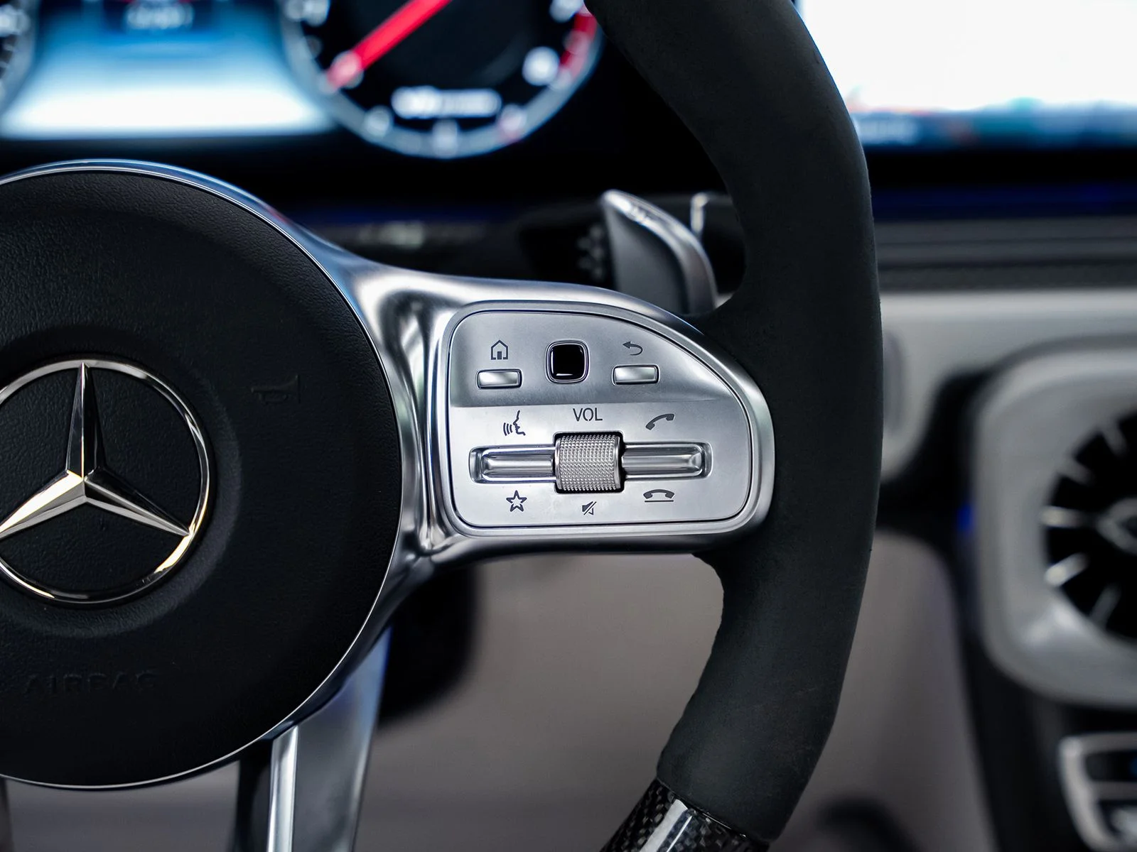 Used 2022 White Mercedes-Benz G 63 AMG® image 30