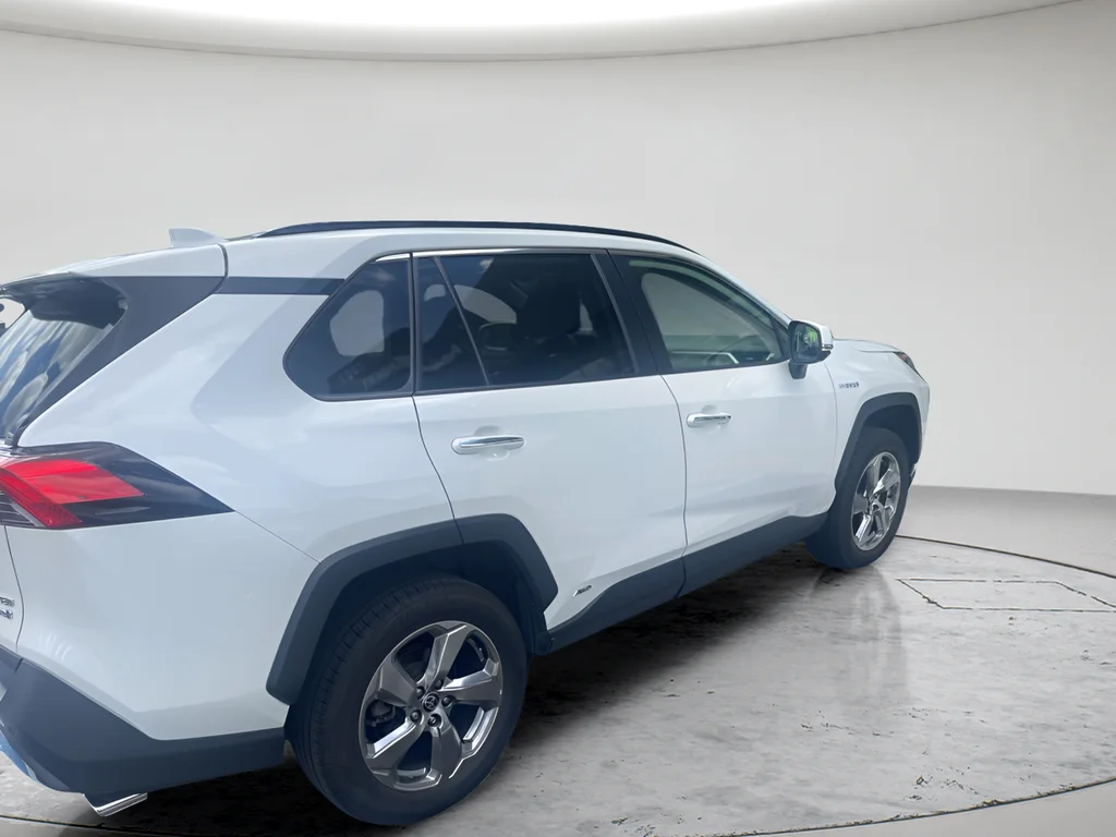 Used 2020  Toyota Limited image 7