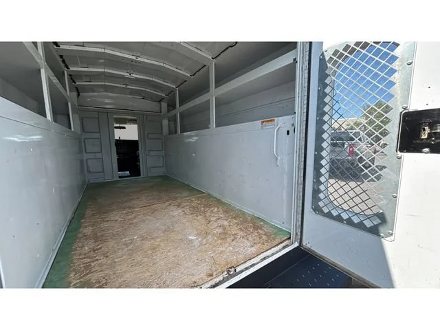 Used 2019 SUMMIT WHITE Chevrolet CUTWAY image 32