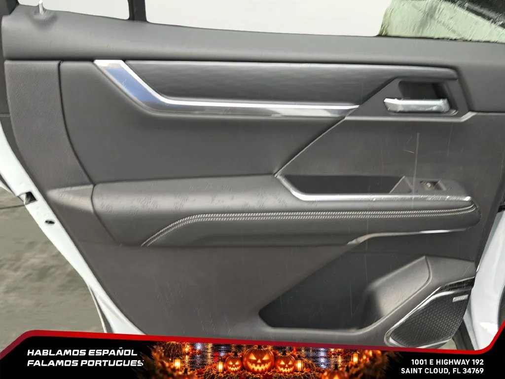 New 2026 Glacier White Tricoat GMC Elevation image 24