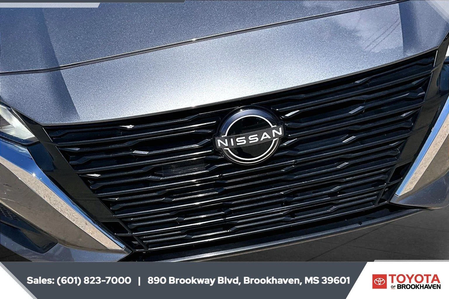 Used 2025 Gun Metallic Nissan SV image 21