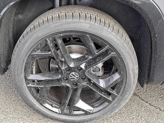 New 2026 Gray Volkswagen 2.0T SE R-Line Black image 5