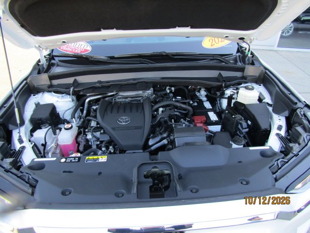 Certified Used 2024 Pearl Toyota Platinum image 32