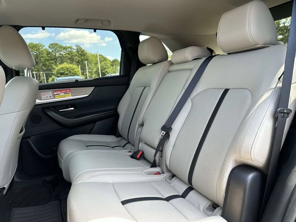 Used 2024 Blue Mazda Preferred image 18