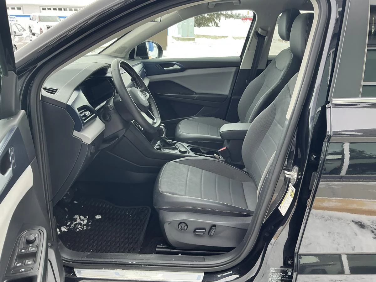 Used 2022 Grey Volkswagen Comfortline image 18