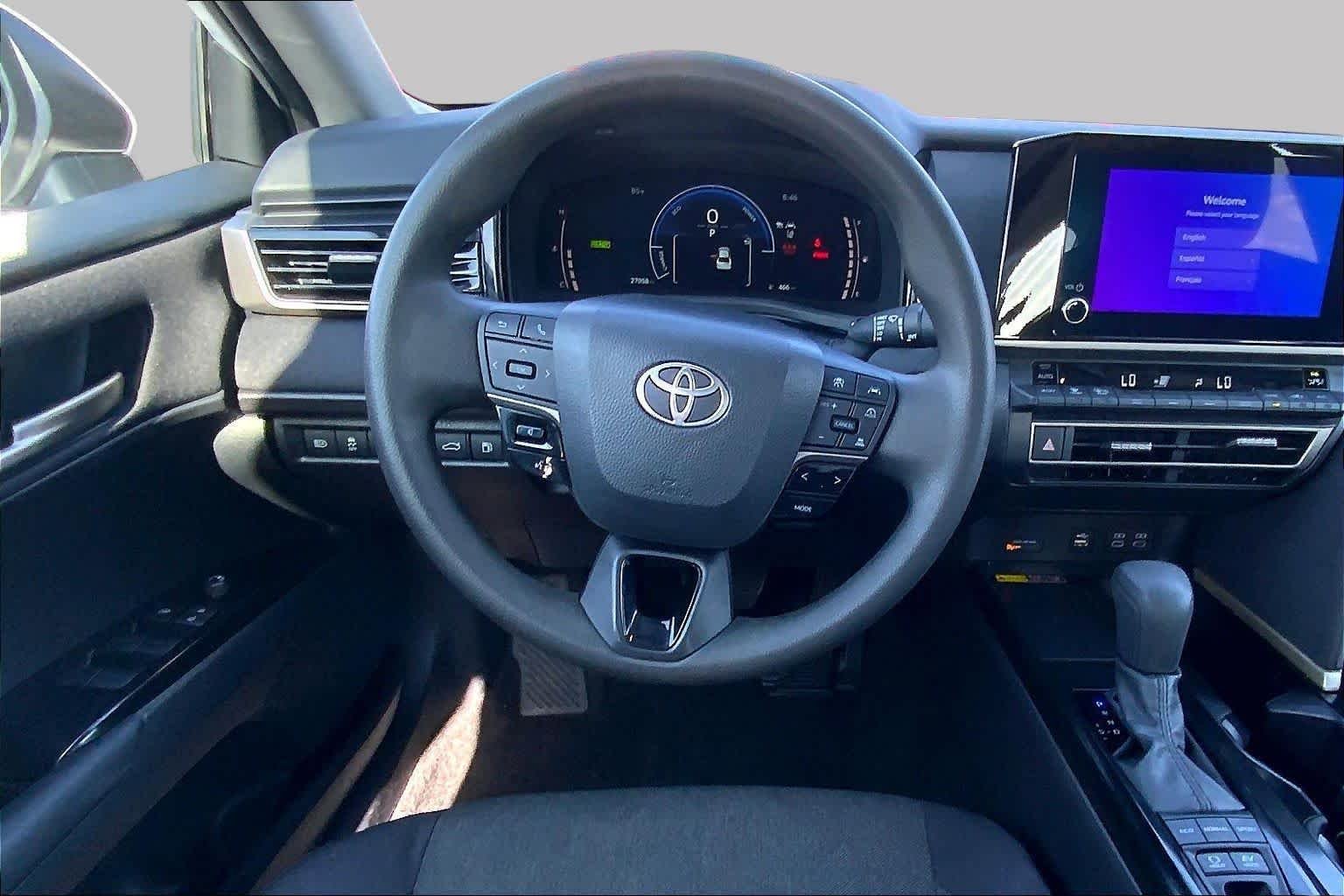 Used 2025 Ice Cap Toyota LE image 6