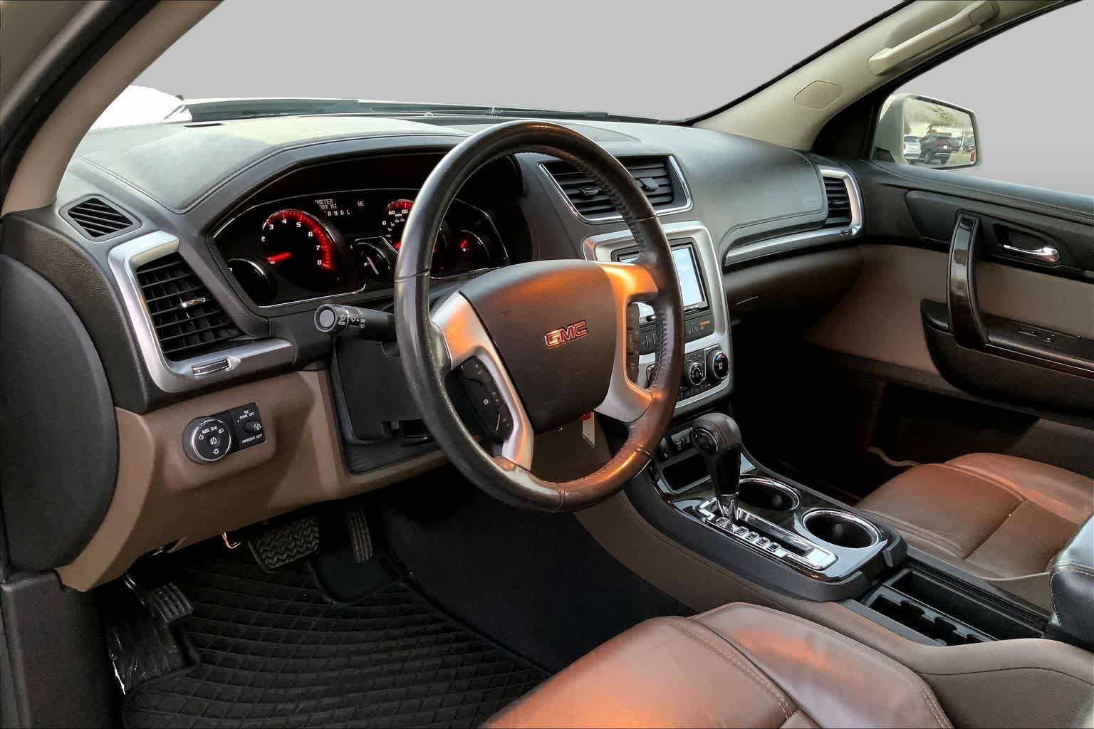 Used 2014 Champagne Silver Metallic GMC SLT image 14