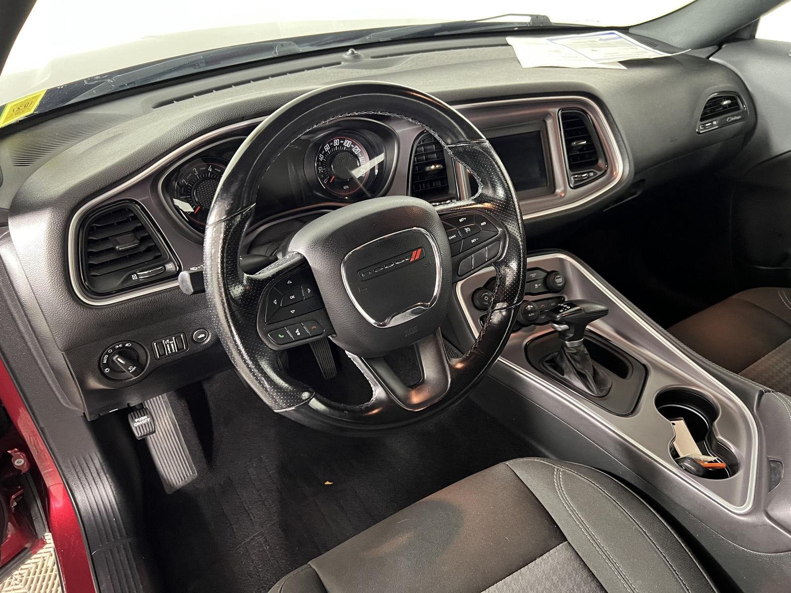 Used 2020 Octane Red Pearlcoat Dodge SXT image 12