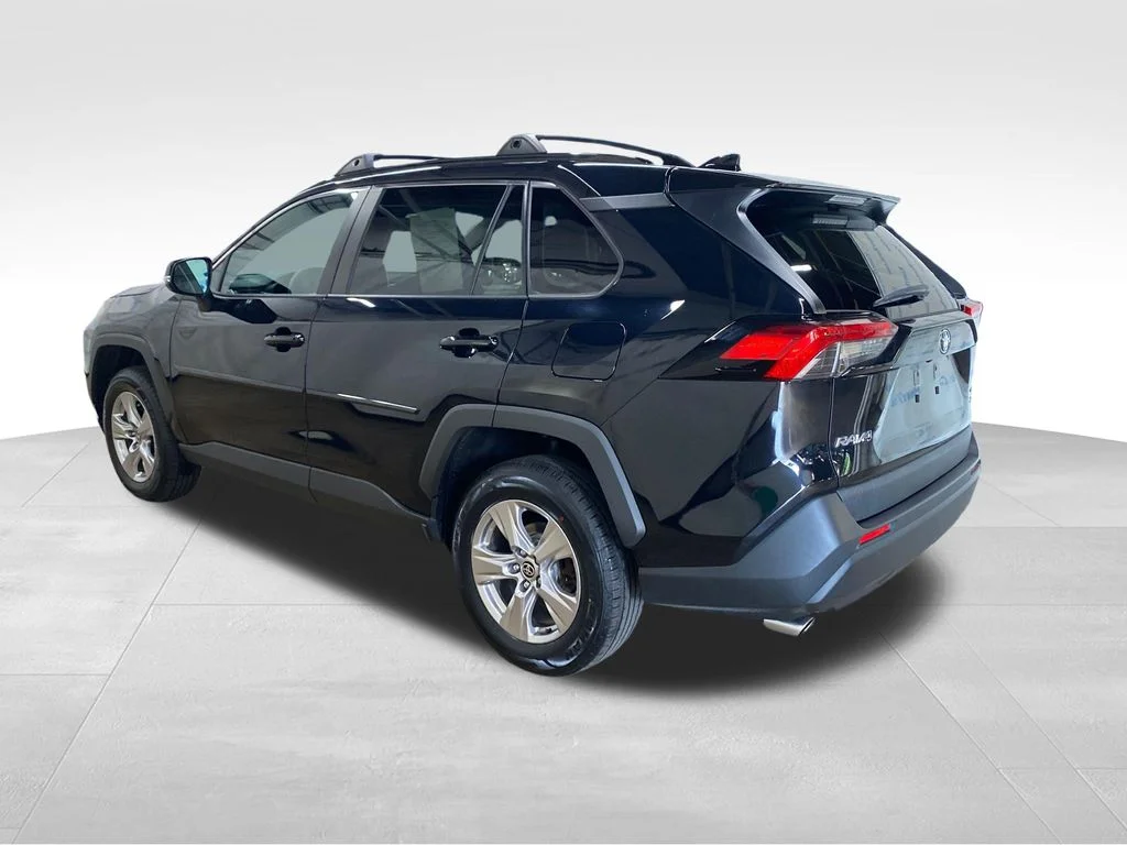 Used 2022 Black Toyota XLE image 2