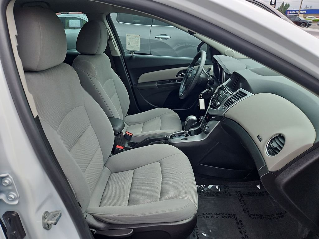 Used 2015 Summit White Chevrolet 1LT image 28