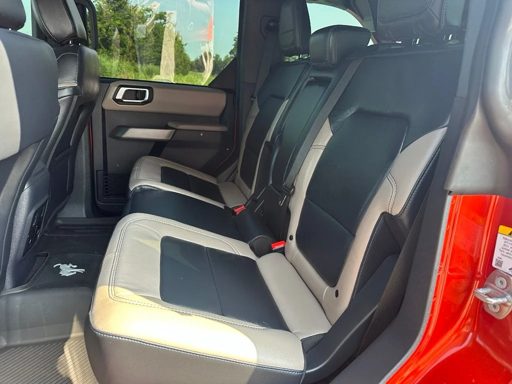 Used 2022 Red Ford Wildtrak image 27