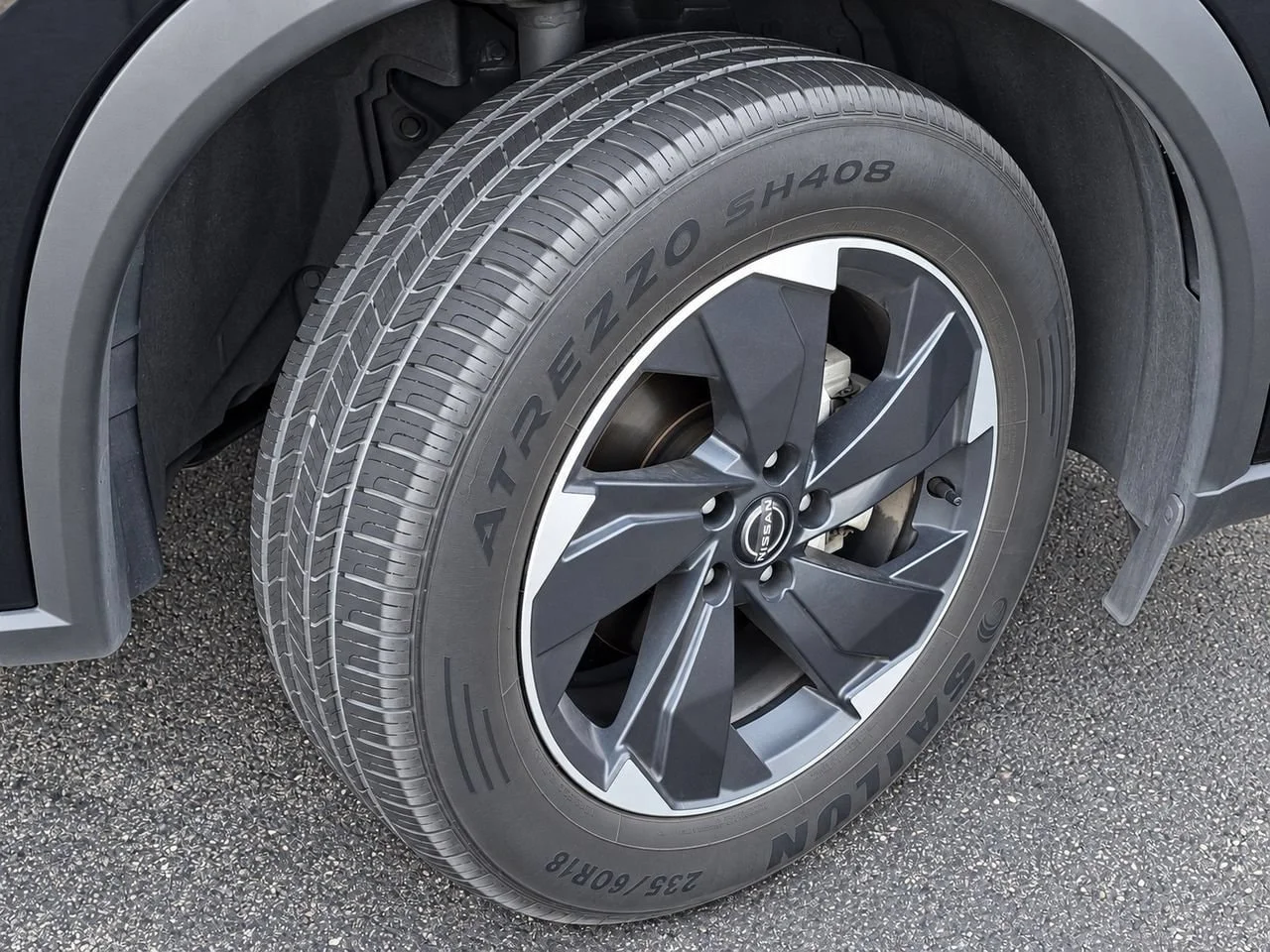 Used 2025  Nissan SV image 6
