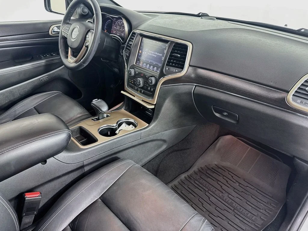 Used 2014 Bright White Clearcoat Jeep Limited image 36