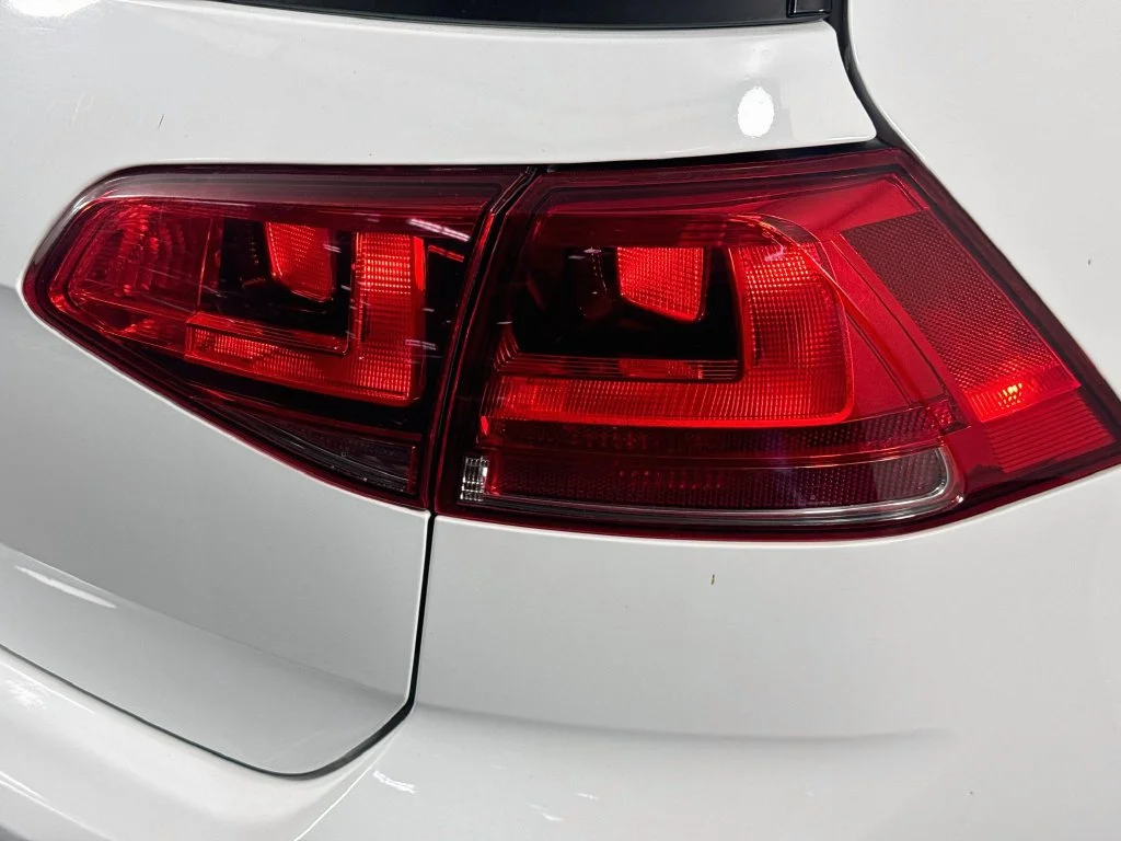 Used 2017 White Volkswagen Autobahn image 33