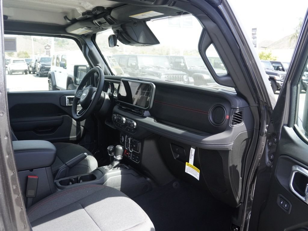 New 2026 Granite Crystal Metallic Clear-Coat Exterior Paint Jeep Rubicon image 21