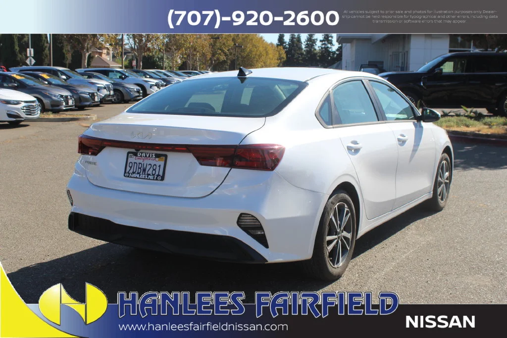 2023 Kia Forte LXS - Photo 7