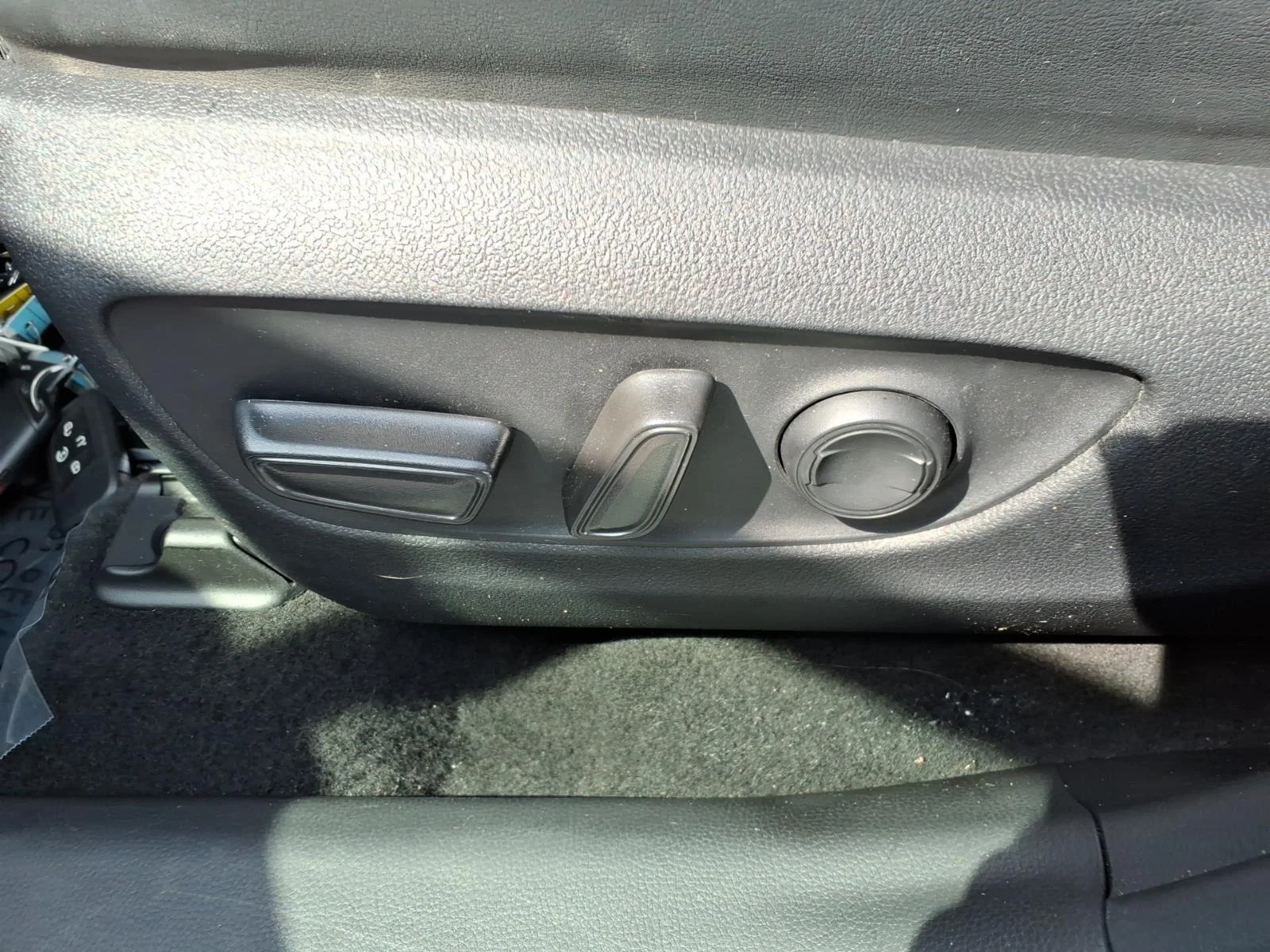 Used 2023 Silver Sky Metallic Toyota XLE Premium image 9