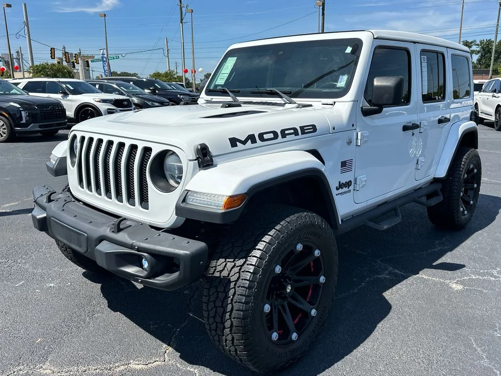 Used 2019 White Jeep Unlimited Sahara image 3