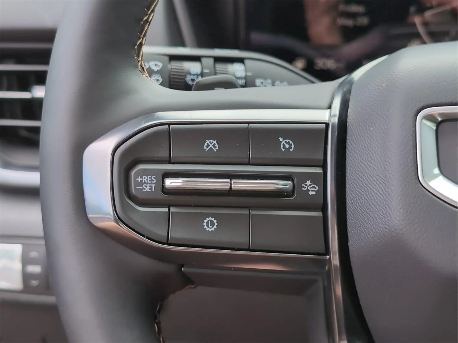 Used 2026 Sterling Metallic GMC AT4 image 17