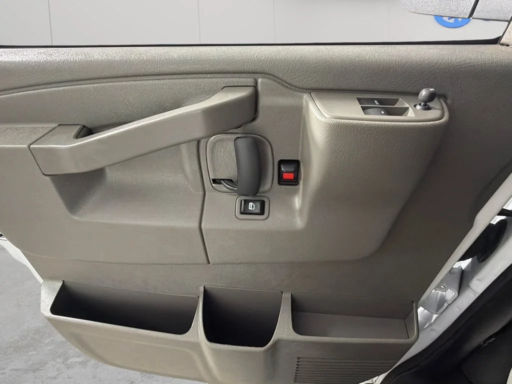 Used 2025 Summit White Chevrolet WT image 24
