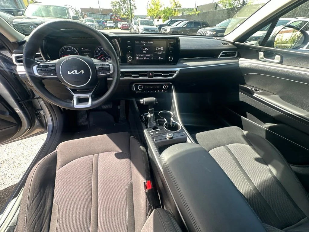Used 2024 Silver Kia LXS image 25