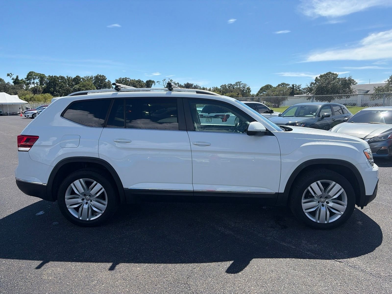 Used 2019 White Volkswagen SEL image 9