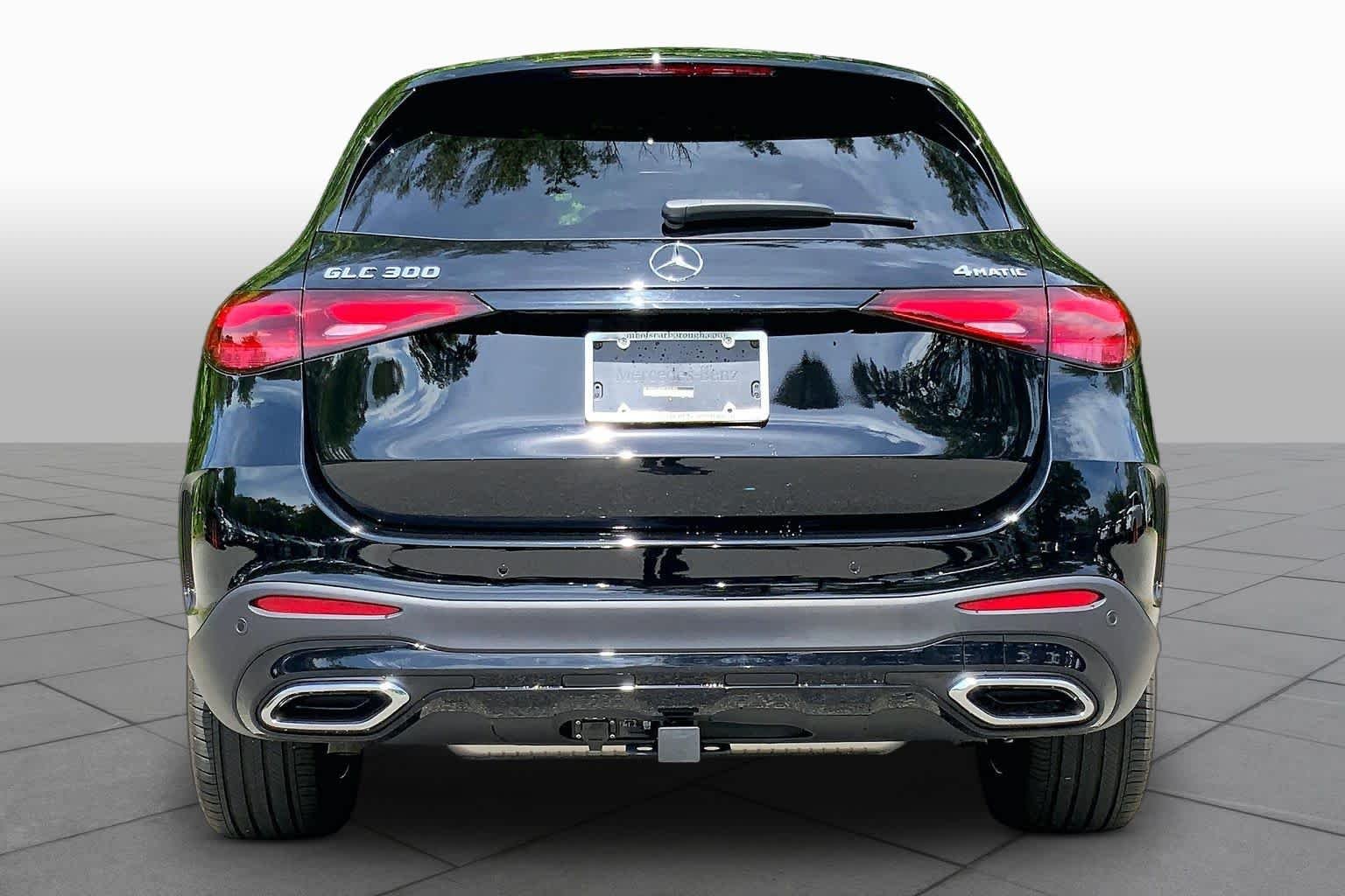 Used 2024 Black Mercedes-Benz GLC 300 image 5
