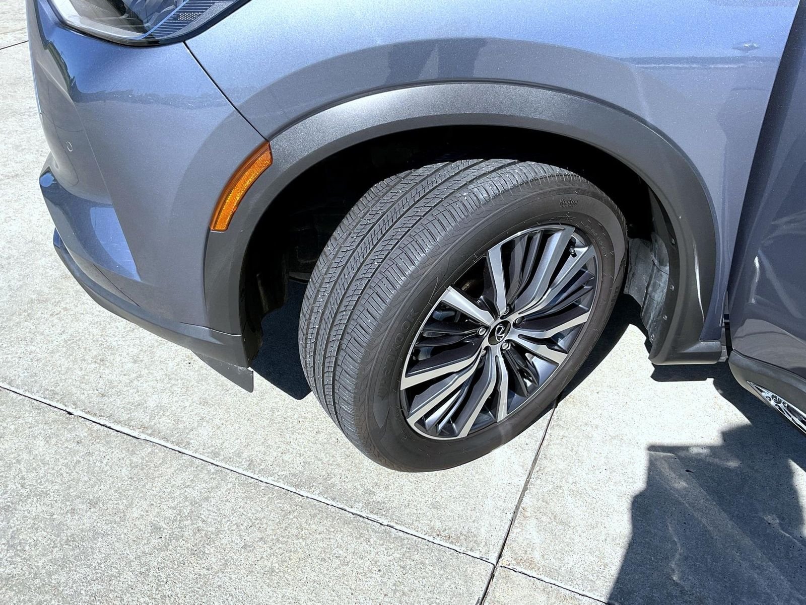 Used 2023 Blue INFINITI Autograph image 26