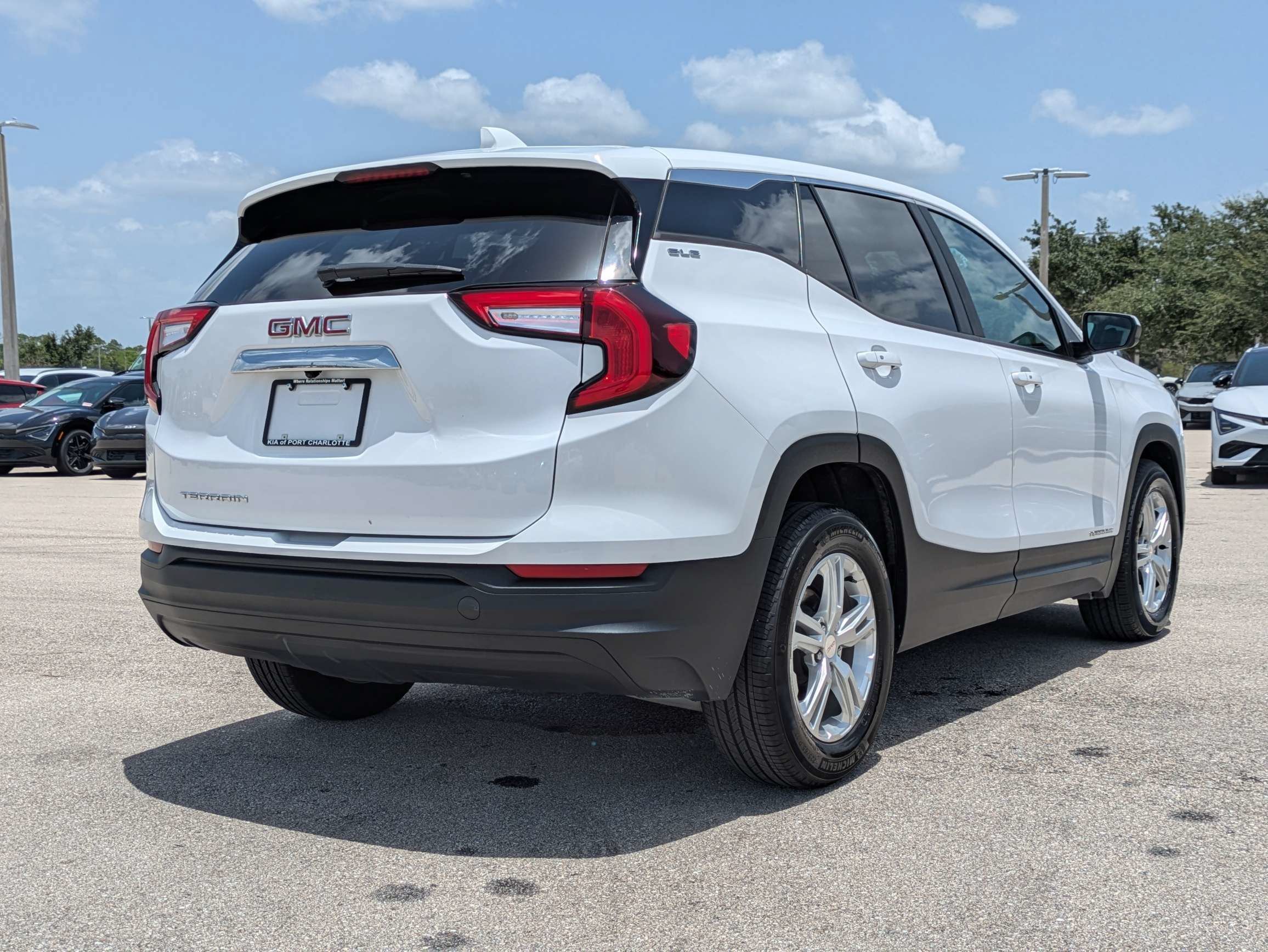 Used 2024 Summit White GMC SLE image 5