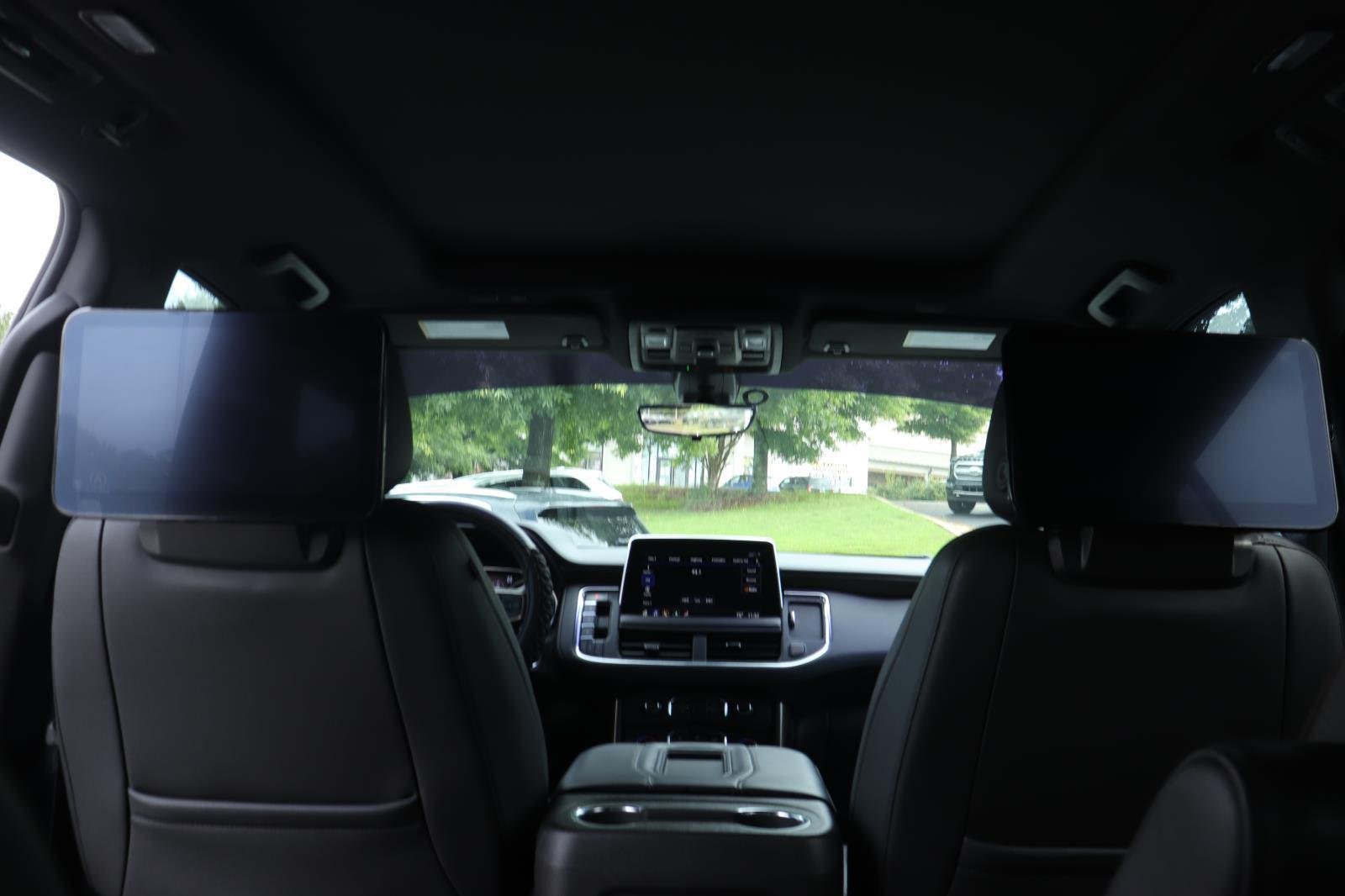 Used 2021 Iridescent Pearl Tricoat Chevrolet High Country image 25