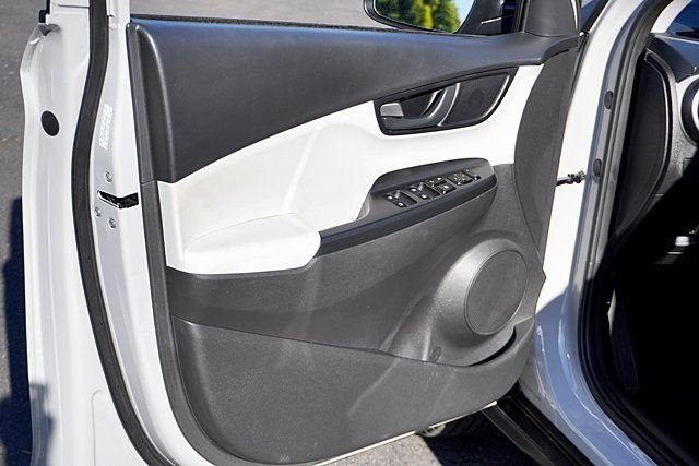 Used 2023 Silver Hyundai SEL image 21