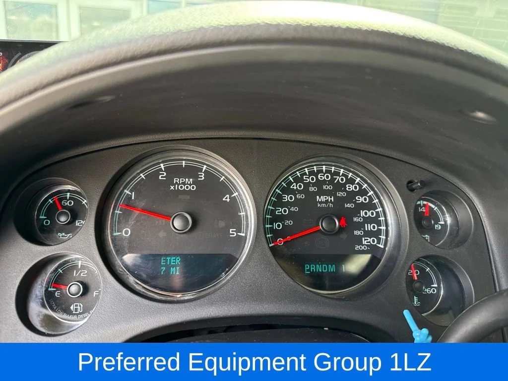 Used 2013 SILVER ICE METALLIC Chevrolet SRW LTZ image 13