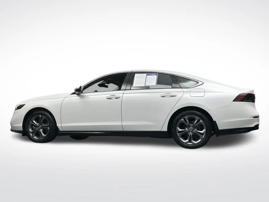Certified Used 2025 Platinum White Pearl Honda EX-L image 32