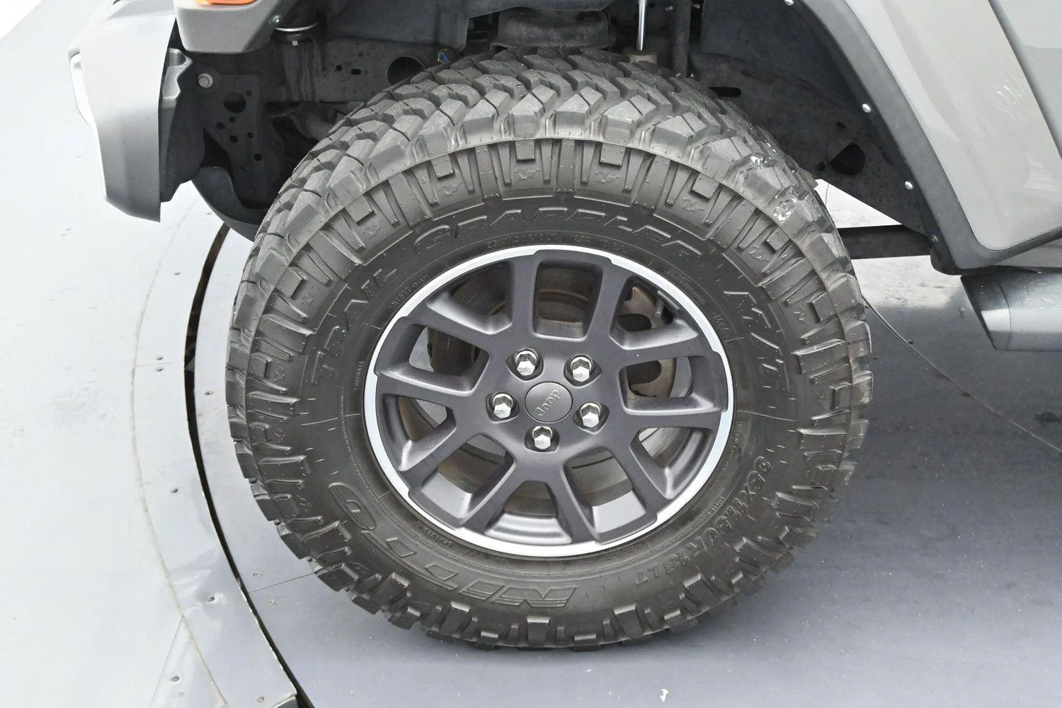 Used 2022 Sting-Gray Clearcoat Jeep Overland image 30