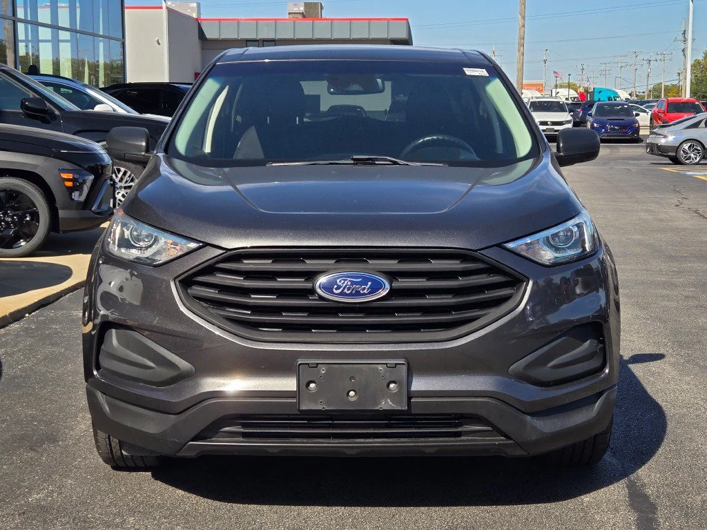 Used 2019 Gray Ford SE image 29