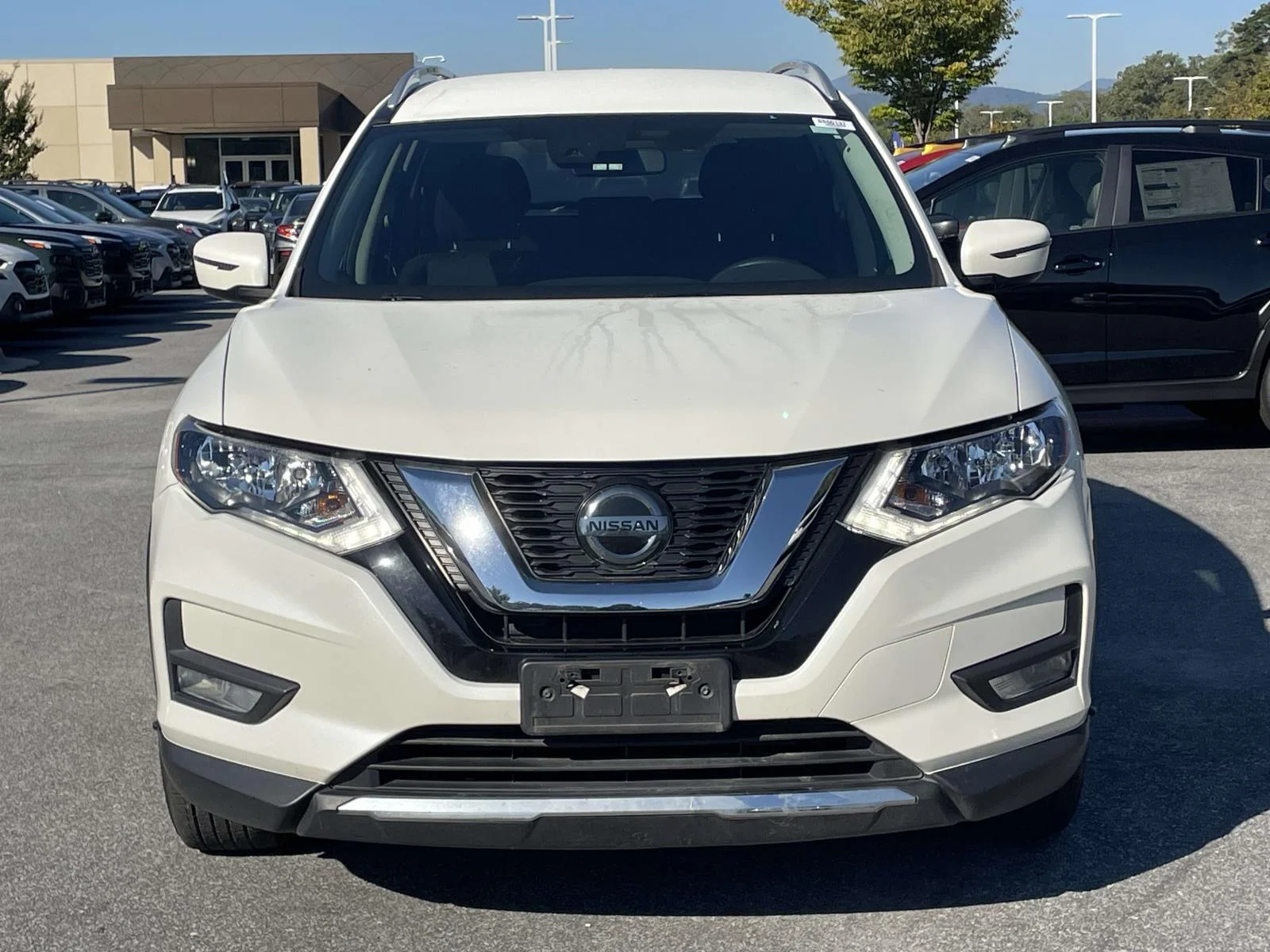 Used 2020 Pearl White Tricoat Nissan SV image 23