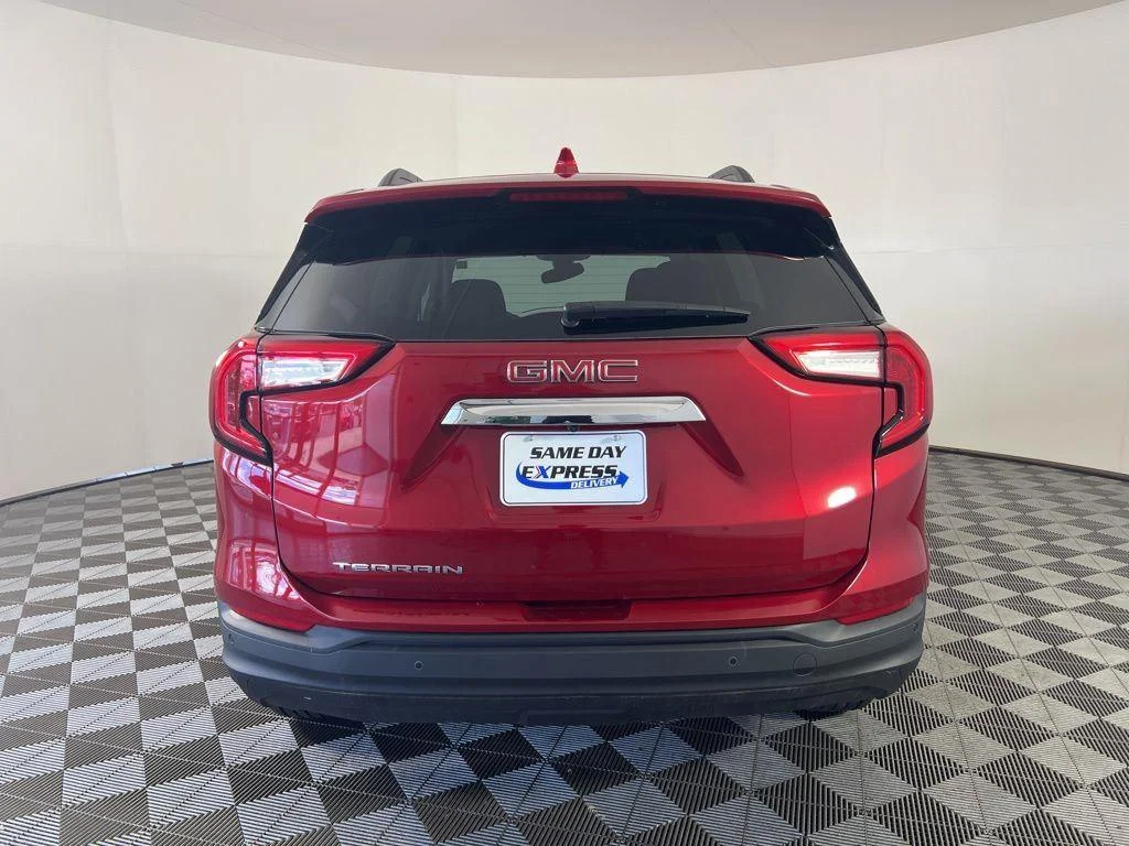 Used 2023 Volcanic Red Tintcoat GMC SLE image 25