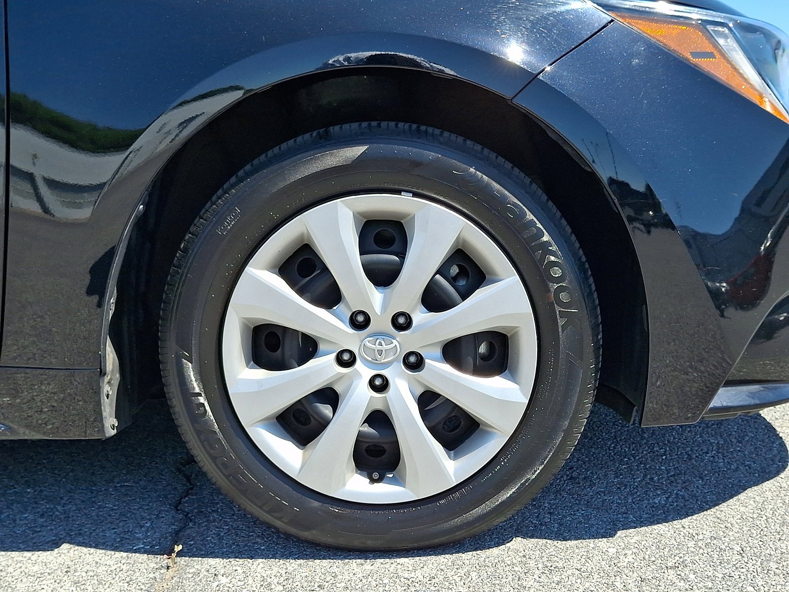 Used 2025 Midnight Black Metallic Toyota LE image 9