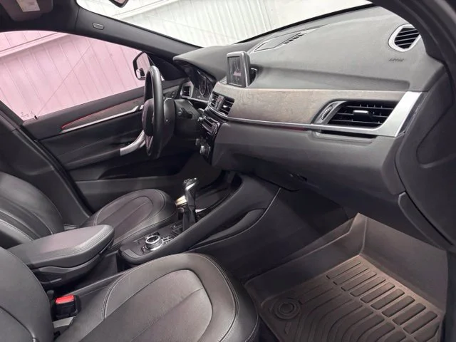 Used 2017 Gray BMW xDrive28i image 16
